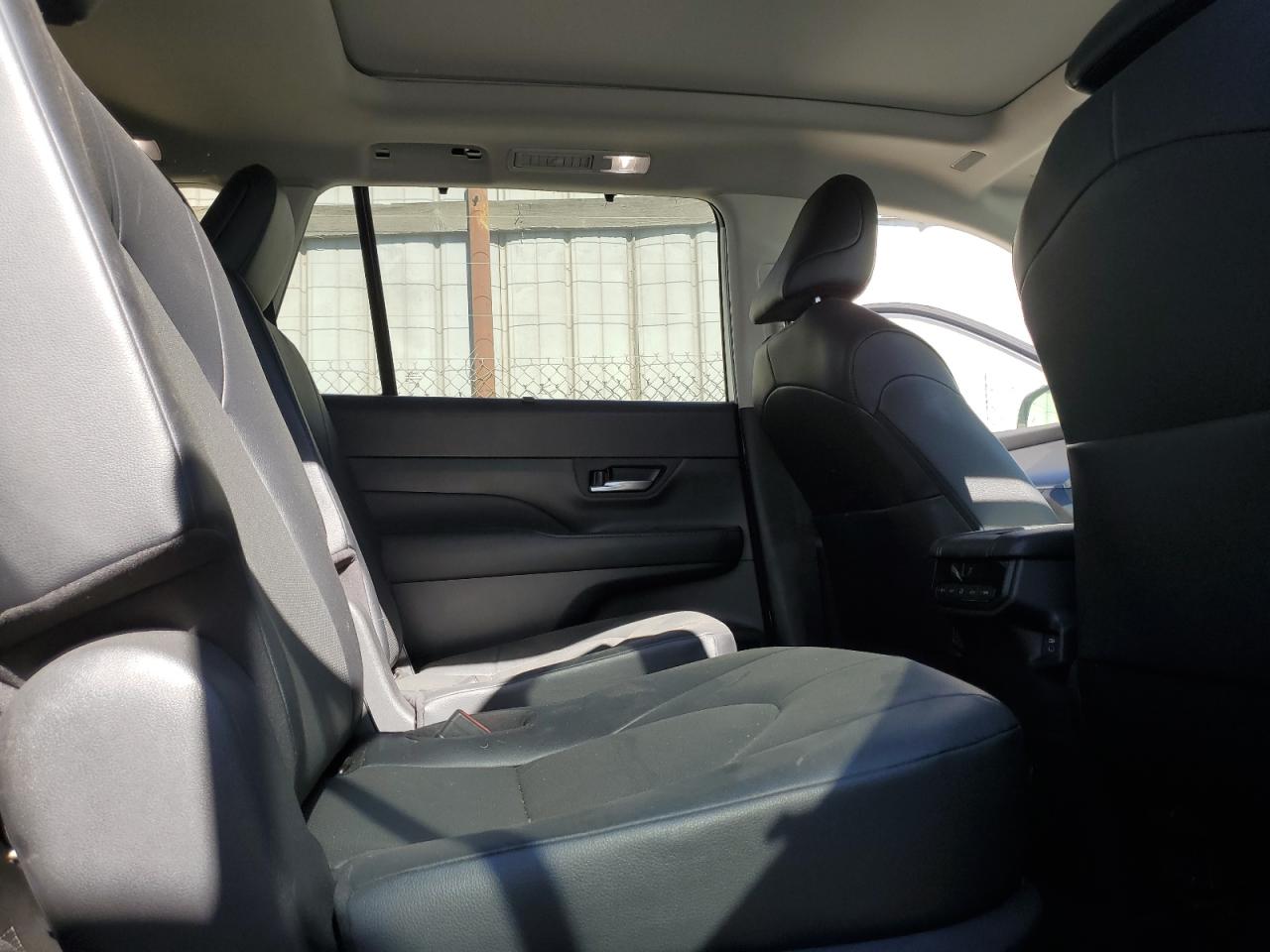 TOYOTA HIGHLANDER LE