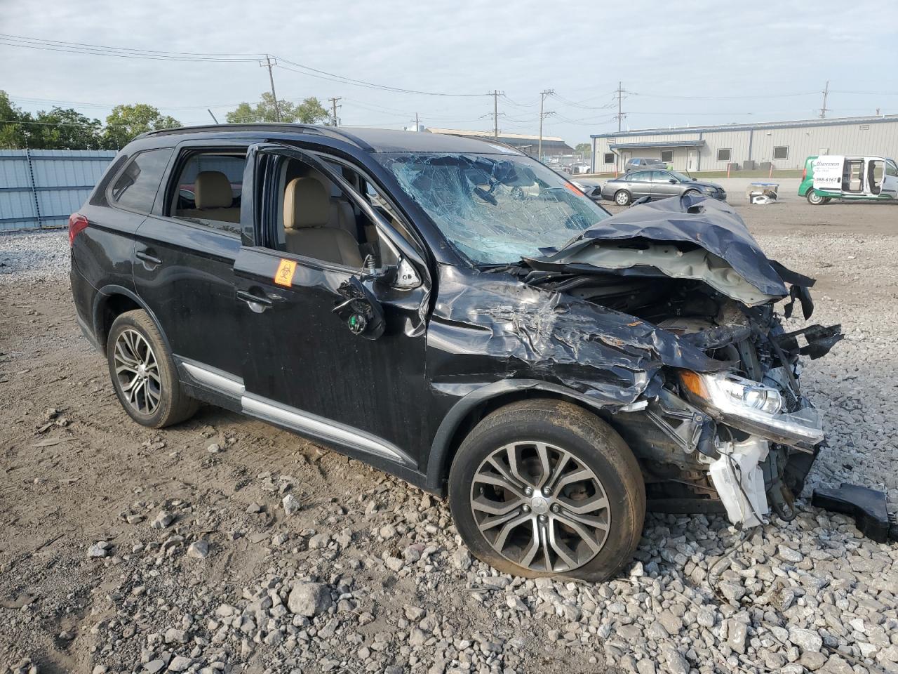 MITSUBISHI OUTLANDER SE