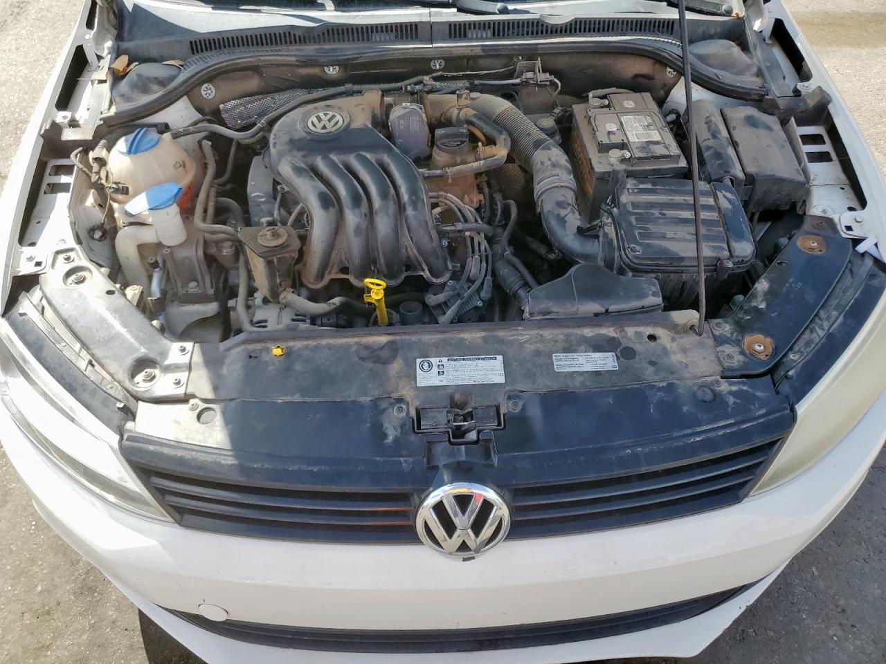 VOLKSWAGEN JETTA BASE