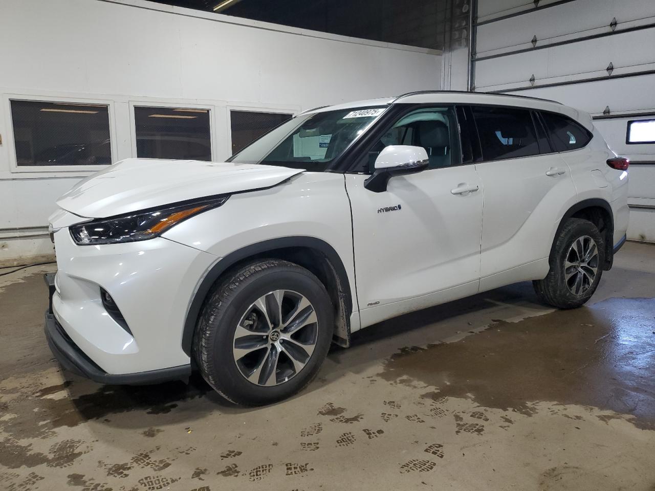 TOYOTA HIGHLANDER HYBRID XLE