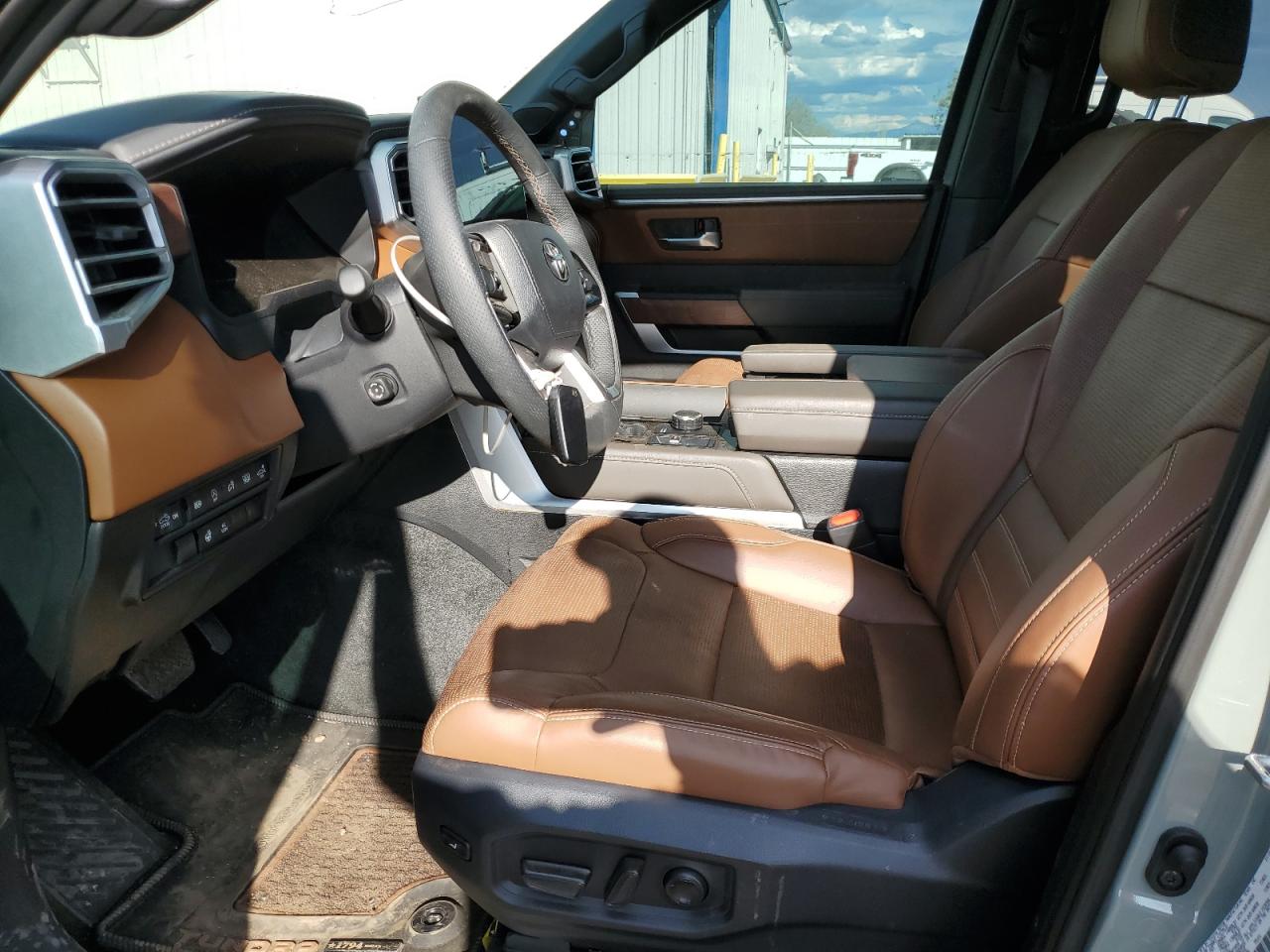 TOYOTA TUNDRA CREWMAX PLATINUM