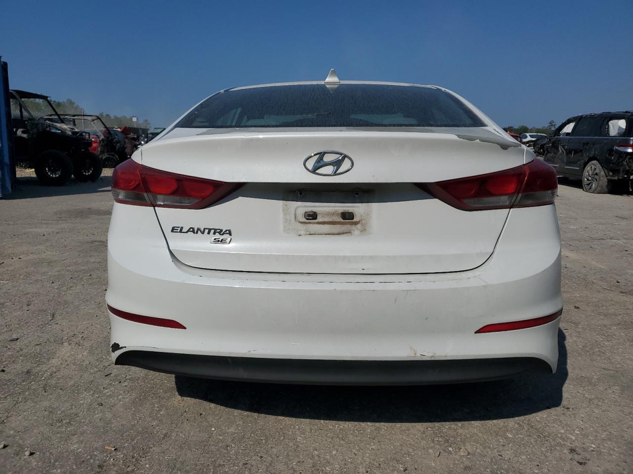 HYUNDAI ELANTRA SE