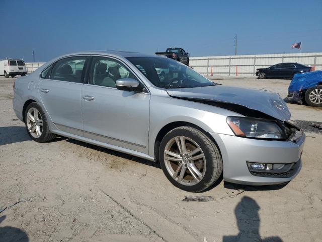 2015 VOLKSWAGEN PASSAT SE 1VWBS7A34FC004741