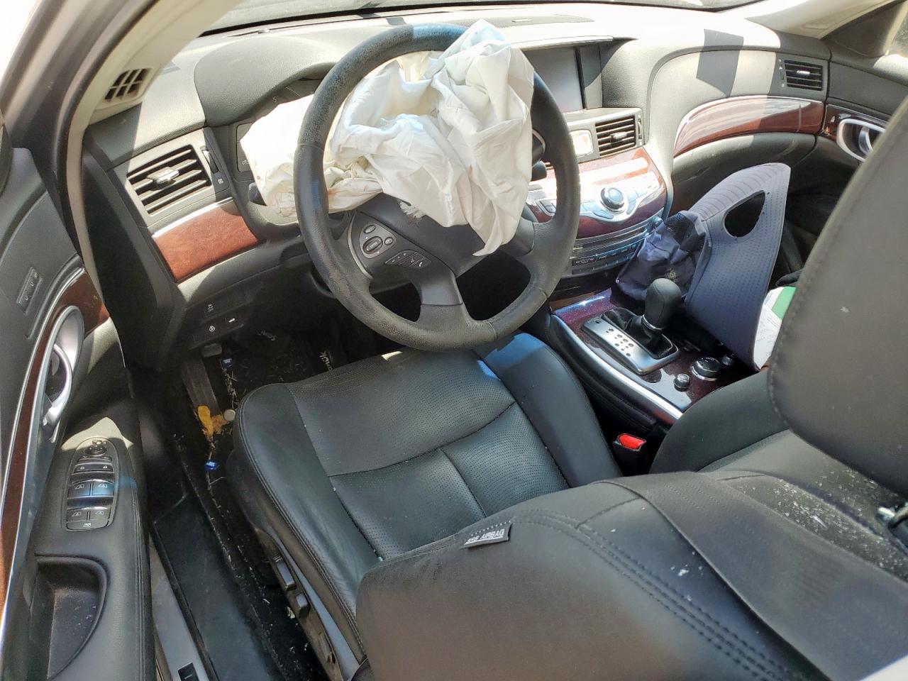 INFINITI Q70 3.7 LUXE