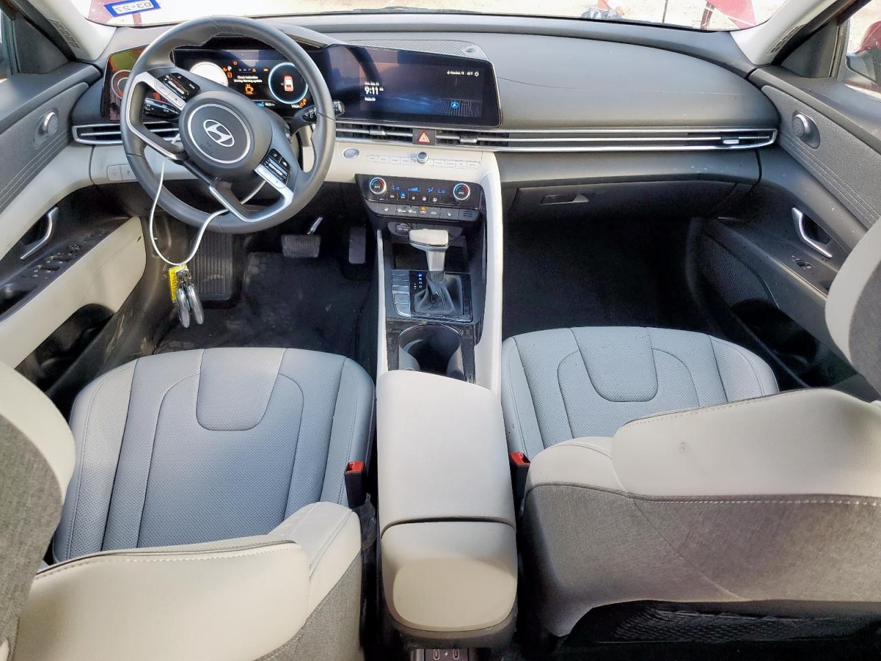 HYUNDAI ELANTRA LIMITED