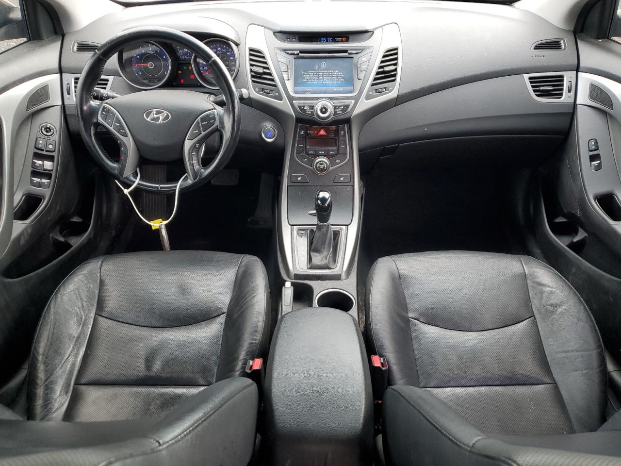 HYUNDAI ELANTRA SE