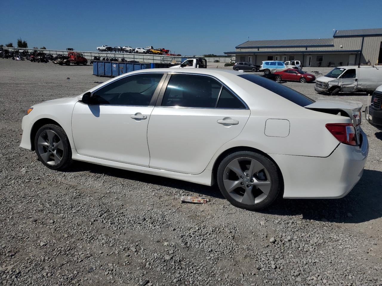 TOYOTA CAMRY SE