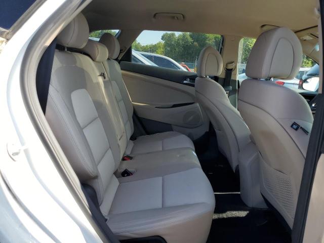 2018 HYUNDAI TUCSON SE KM8J2CA41JU745332