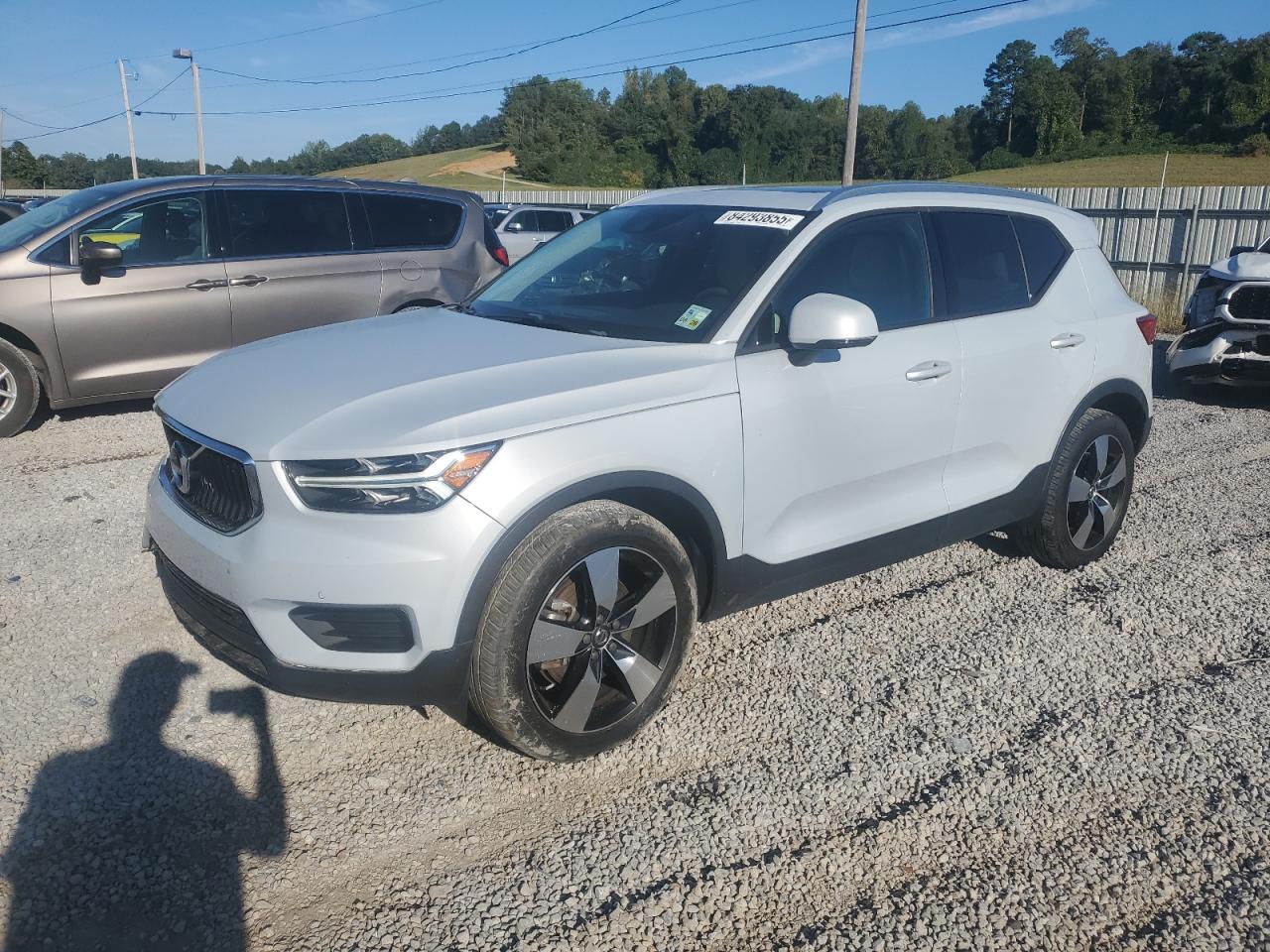 VOLVO XC40 T5 MOMENTUM