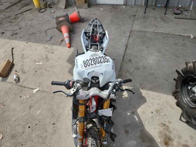 2018 DUCATI SUPERSPORT ZDMVABDS6JB006082