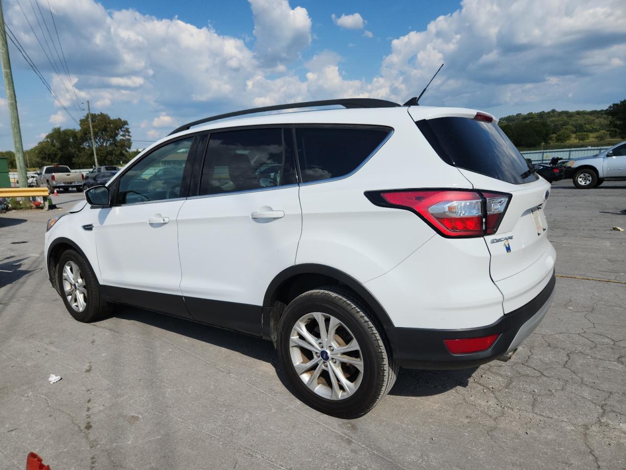 FORD ESCAPE SE