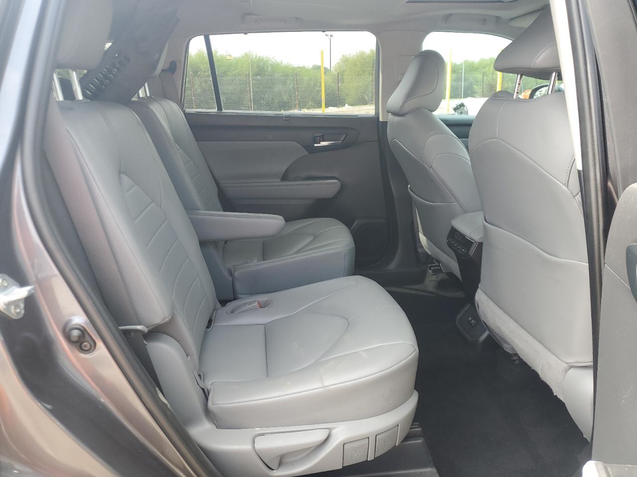 TOYOTA HIGHLANDER XLE