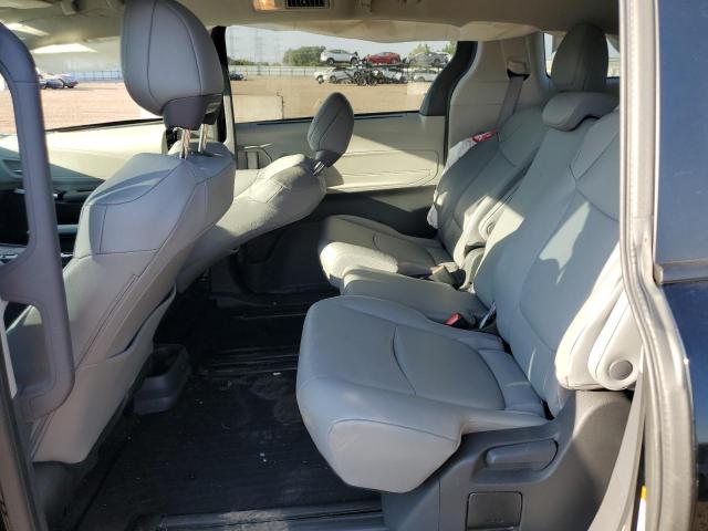 2024 TOYOTA SIENNA XLE 5TDJRKEC5RS205221