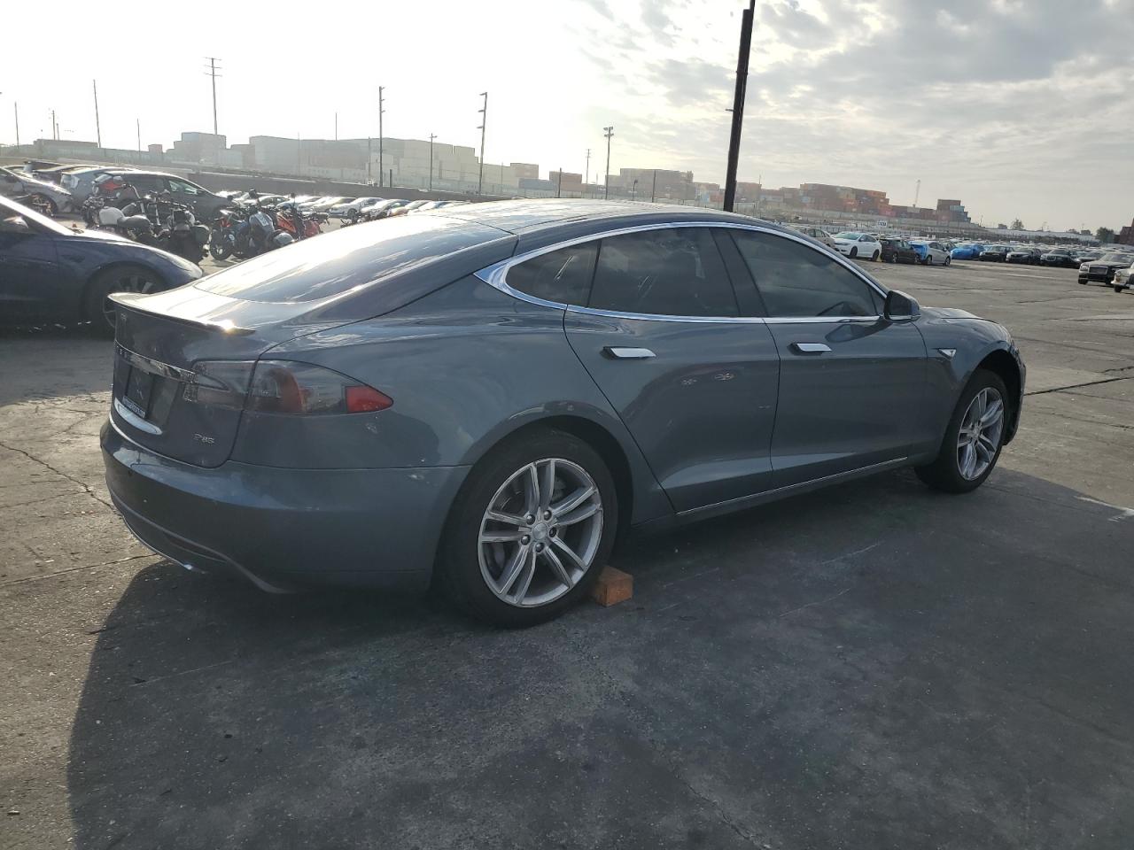 TESLA MODEL S
