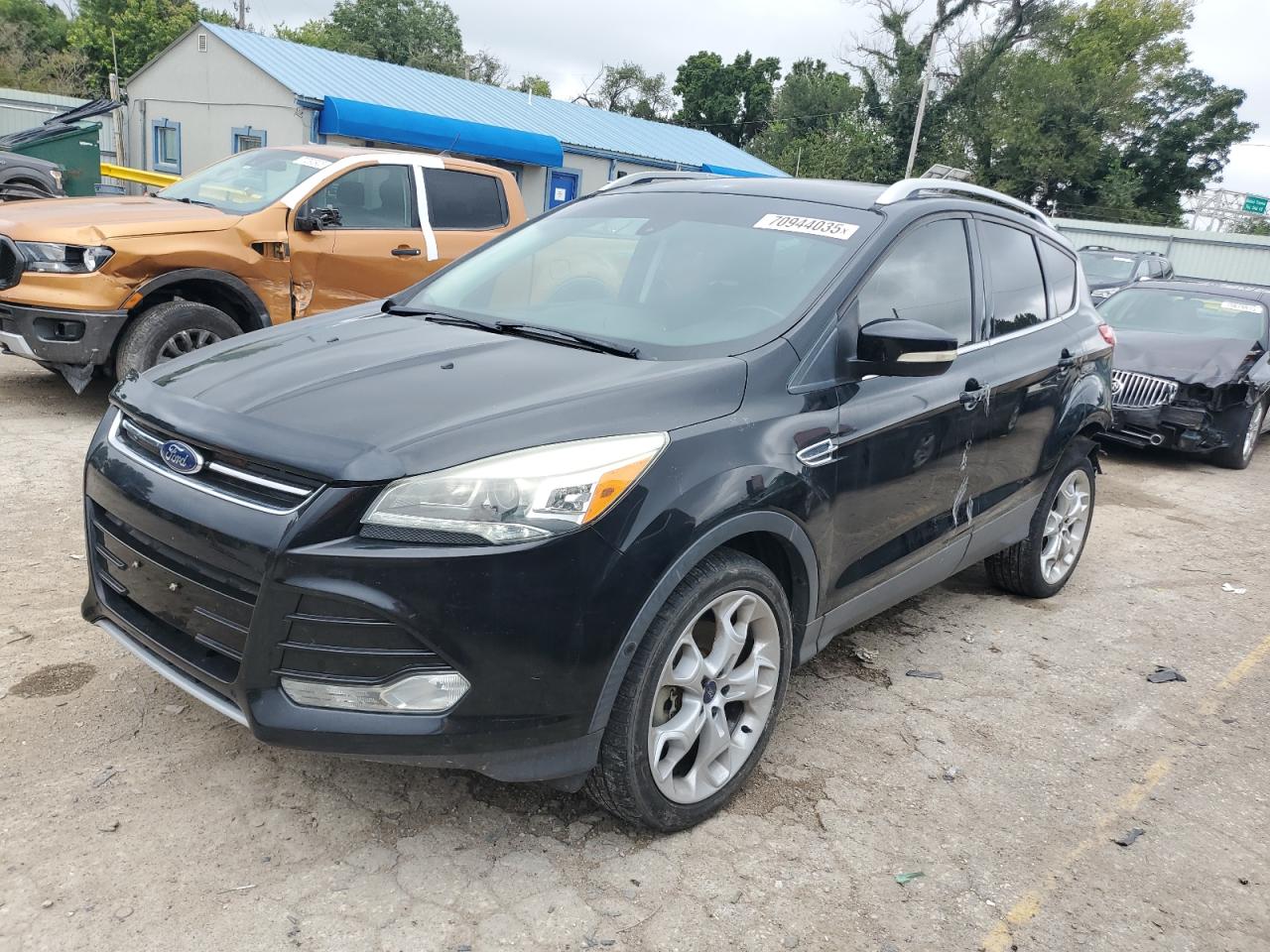FORD ESCAPE TITANIUM