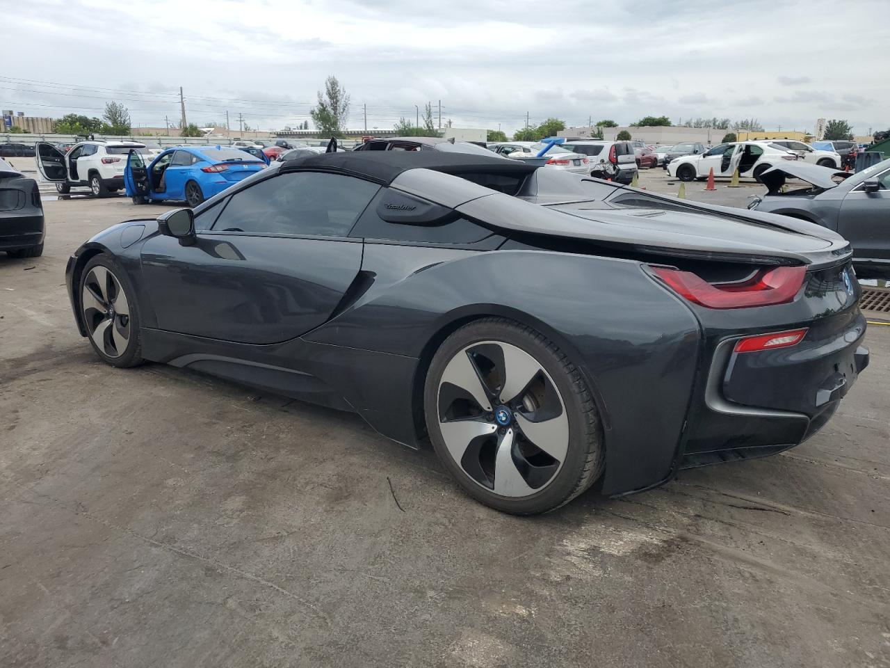 BMW I8