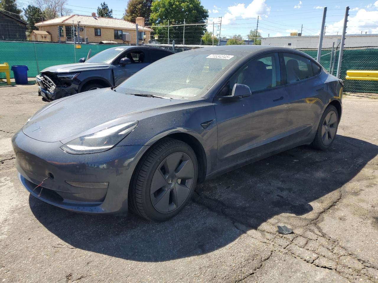 TESLA MODEL 3