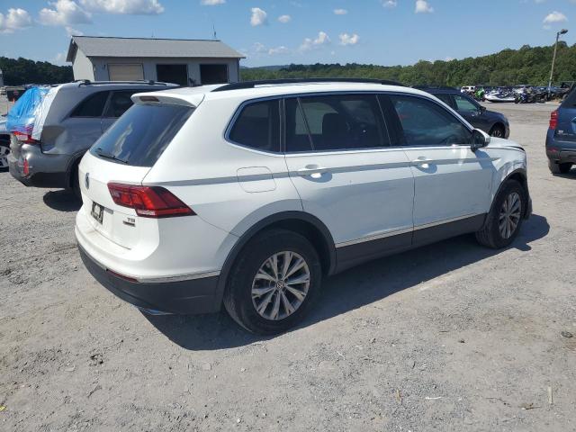 2018 VOLKSWAGEN TIGUAN SE 3VV2B7AX2JM130384