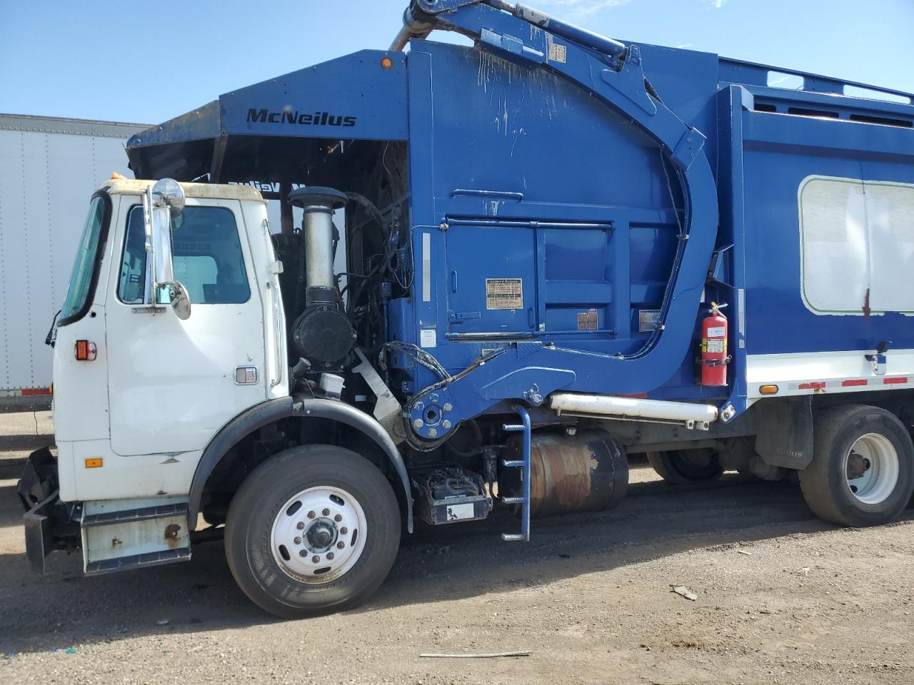 Lot #3315923092 2009 AUTOCAR LLC XPEDITOR W