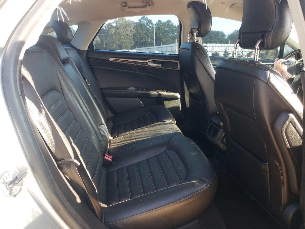 FORD FUSION SE HYBRID