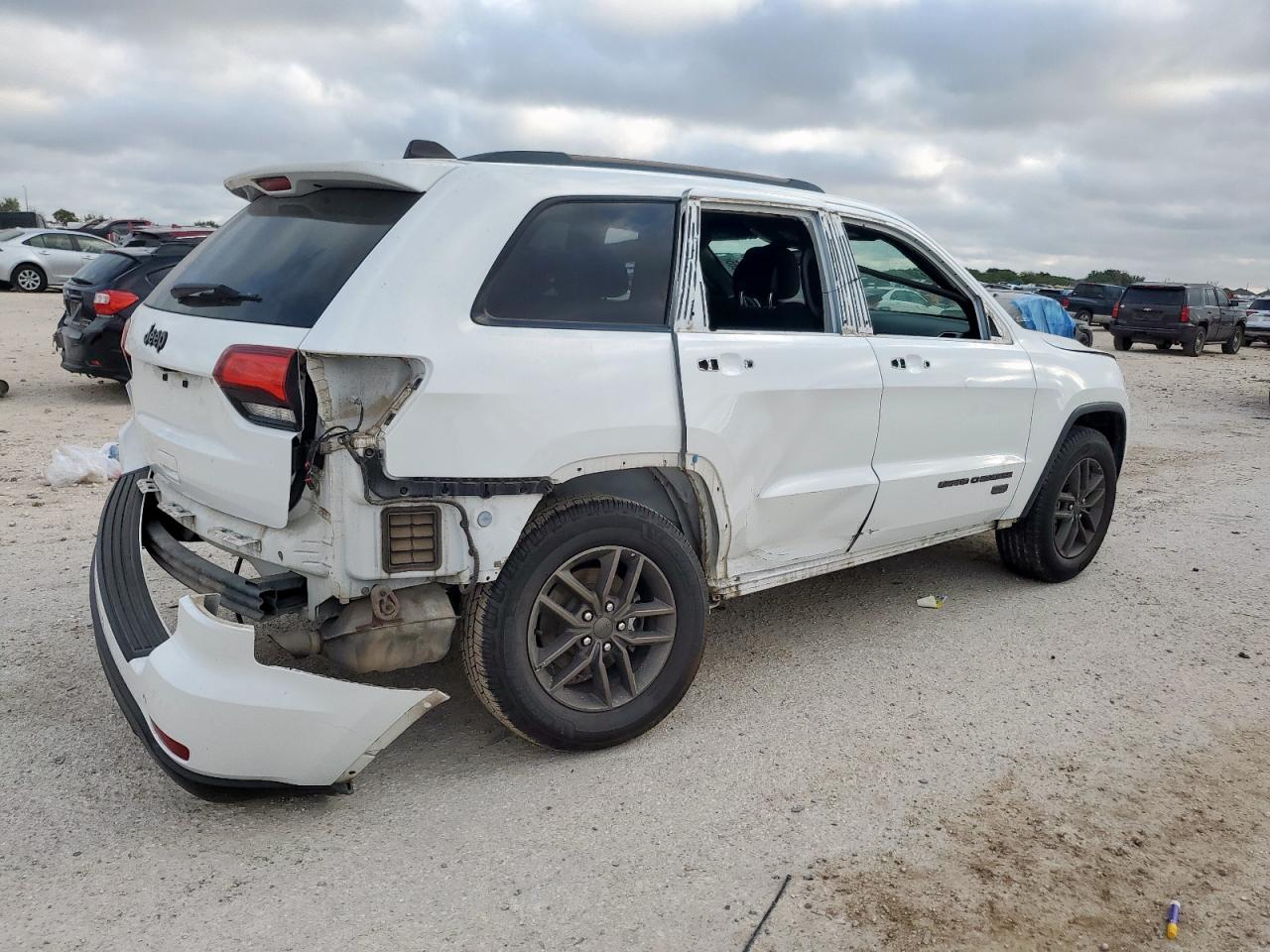 JEEP GRAND CHEROKEE LAREDO