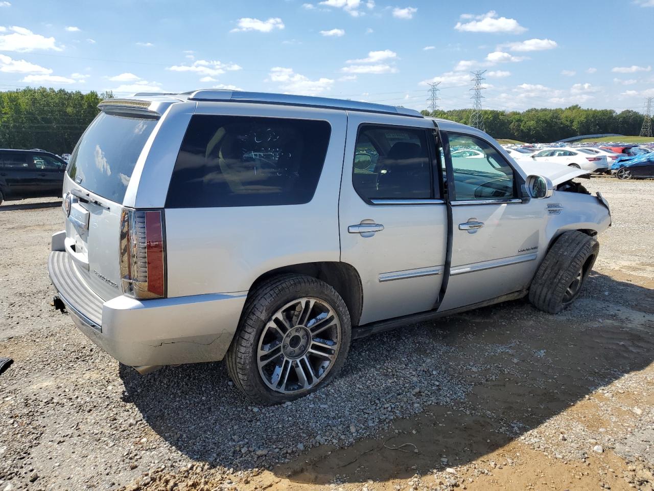 CADILLAC ESCALADE PREMIUM