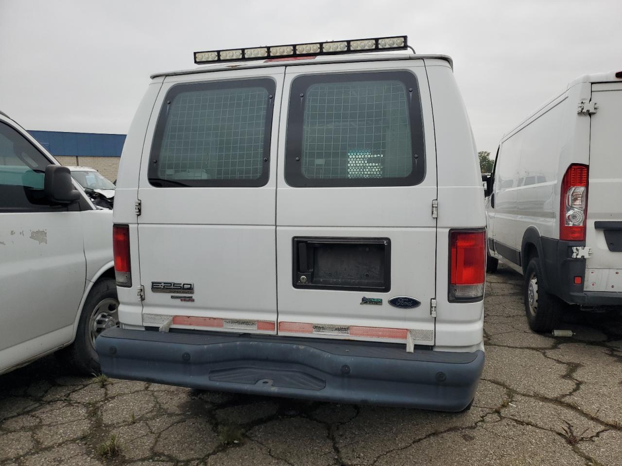FORD ECONOLINE E250 VAN