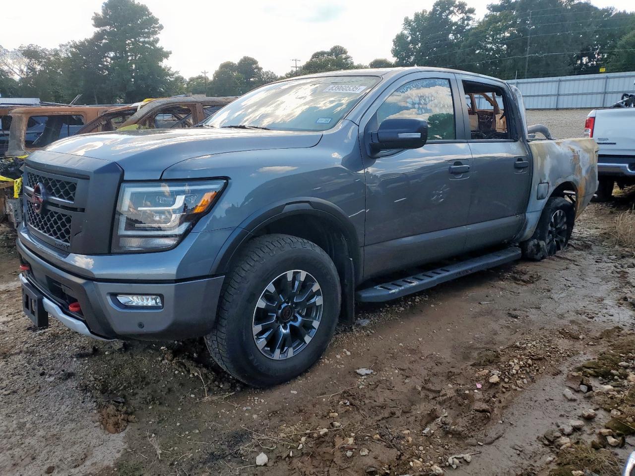 NISSAN TITAN PRO-4X