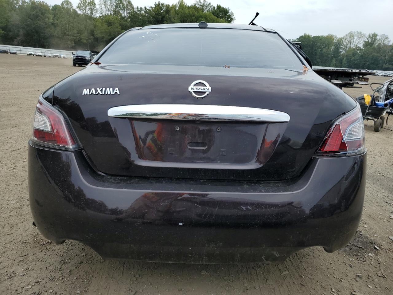 NISSAN MAXIMA S