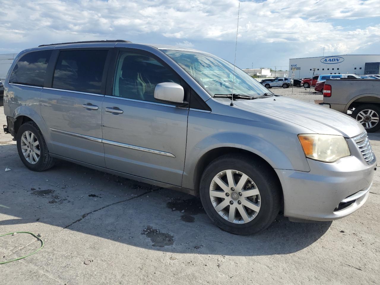 CHRYSLER TOWN & COUNTRY TOURING