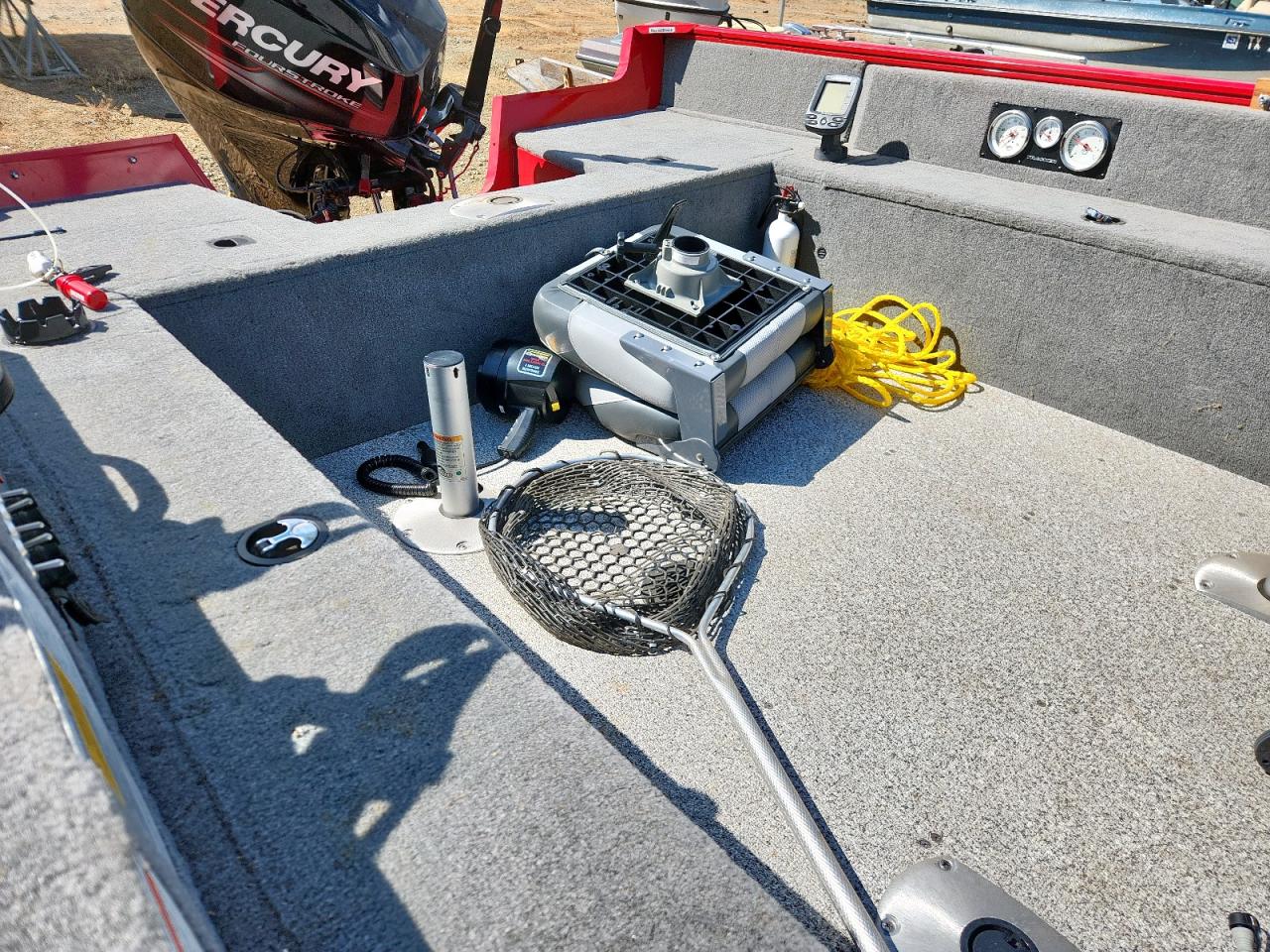 Lot #3276354724 2013 TRACKER BOAT