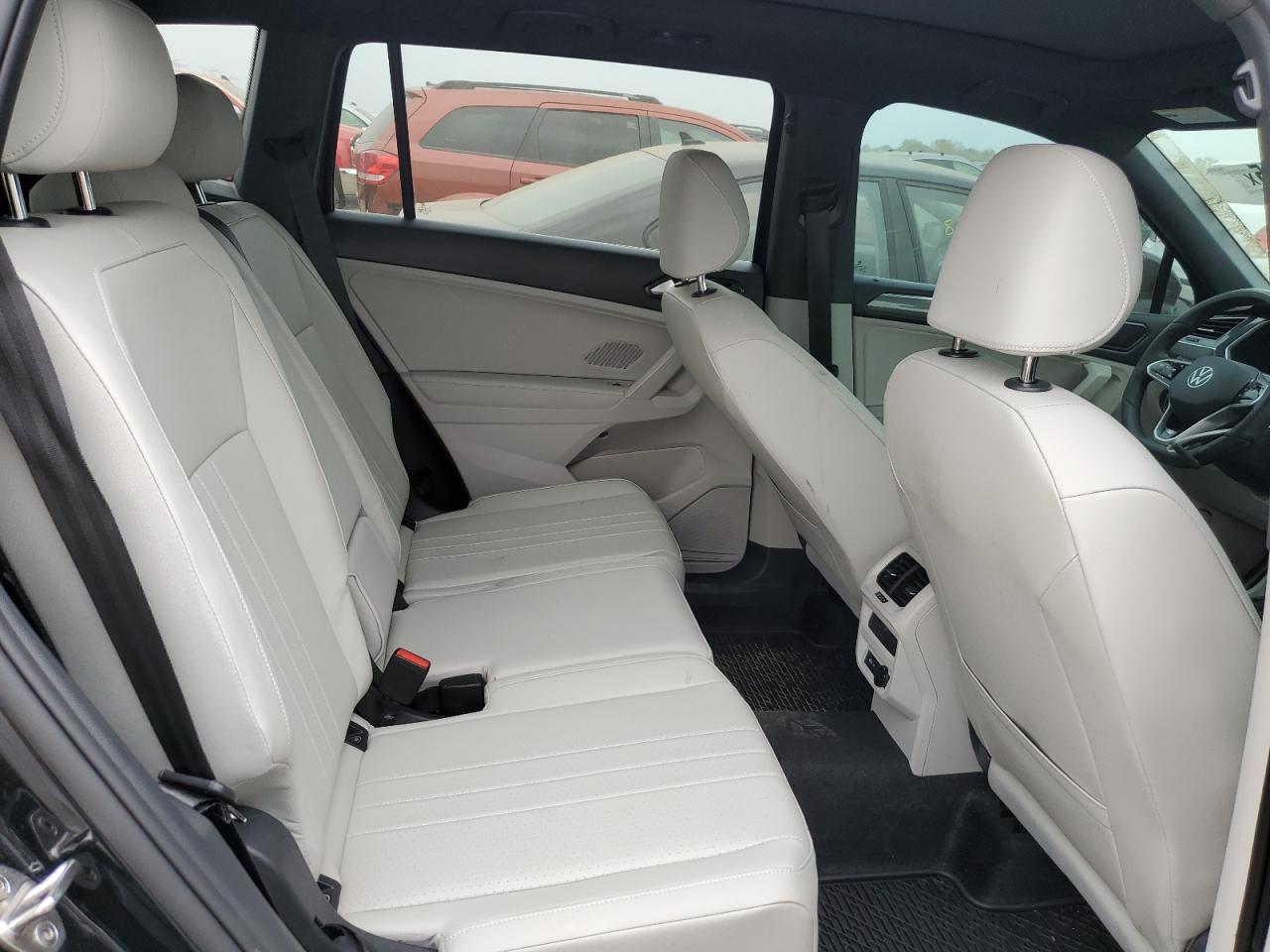 VOLKSWAGEN TIGUAN SE R-LINE BLACK