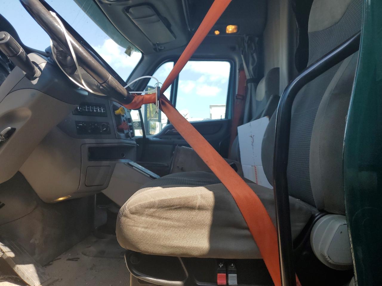 Lot #3245249609 2015 PETERBILT 587