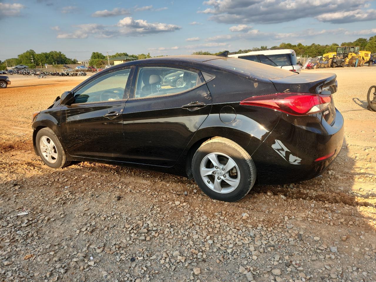 HYUNDAI ELANTRA SE