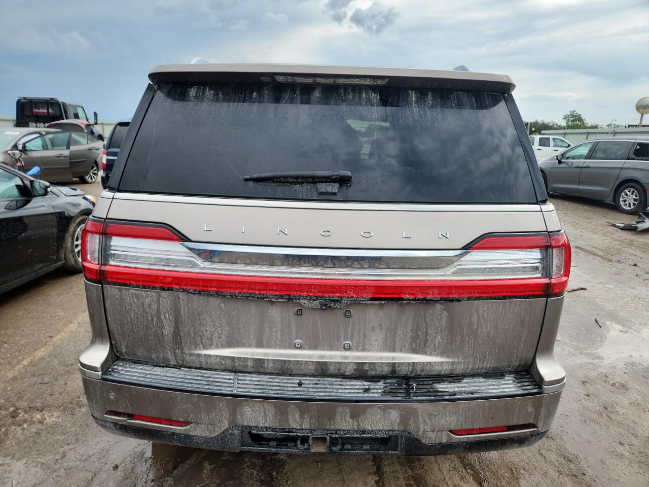 LINCOLN NAVIGATOR RESERVE