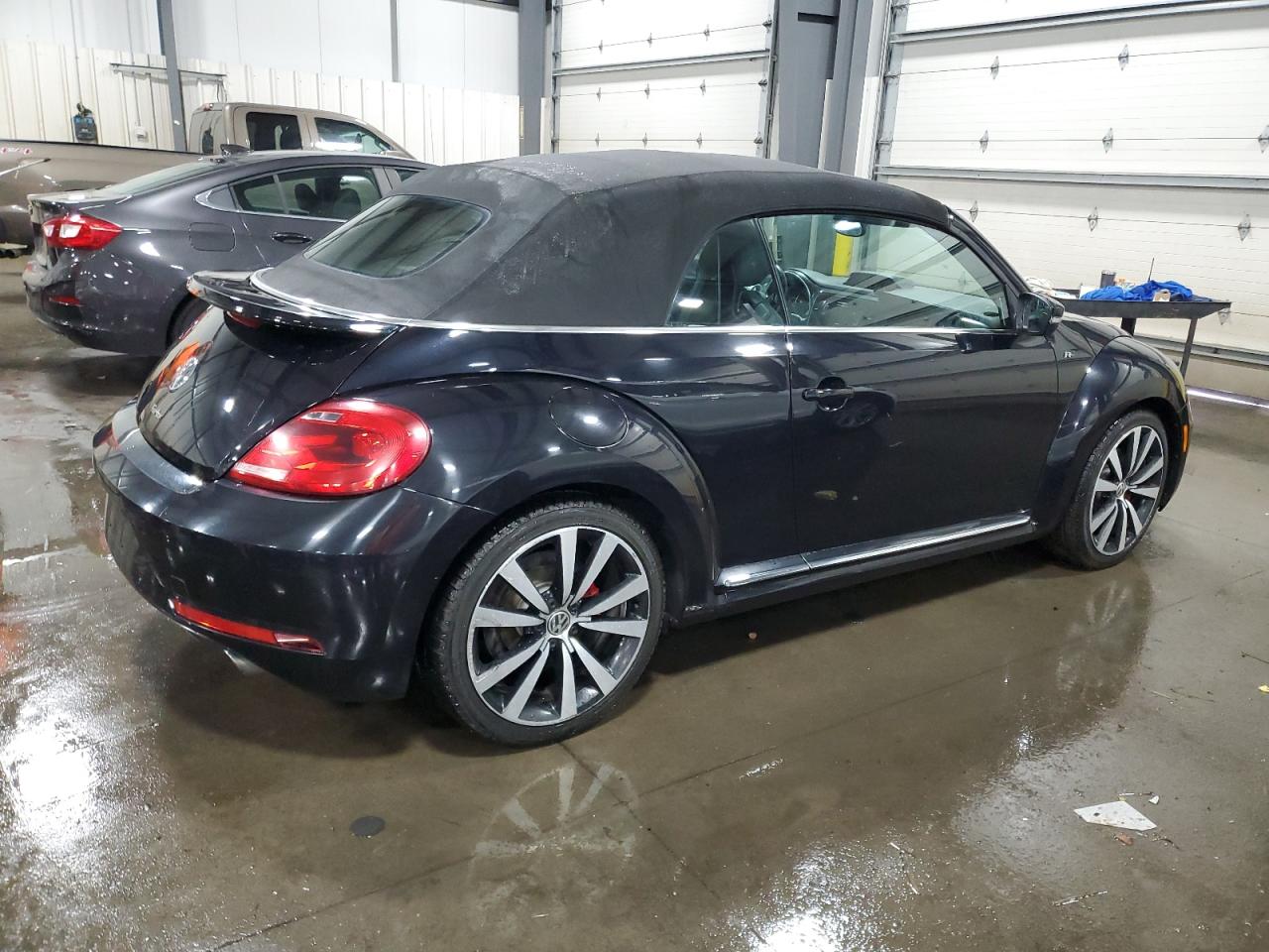 VOLKSWAGEN BEETLE R-LINE