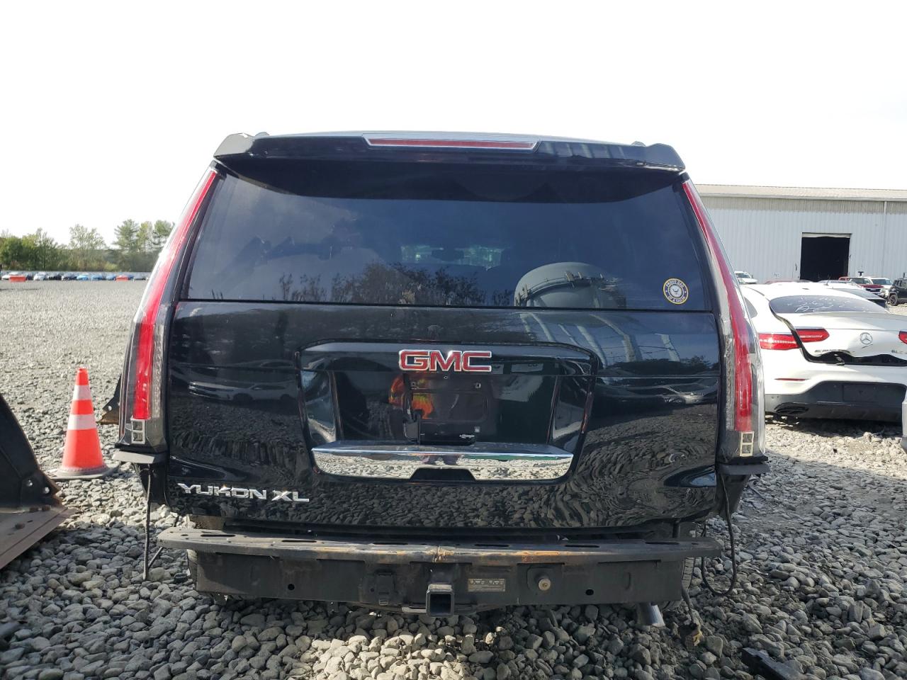 GMC YUKON K1500 SLE