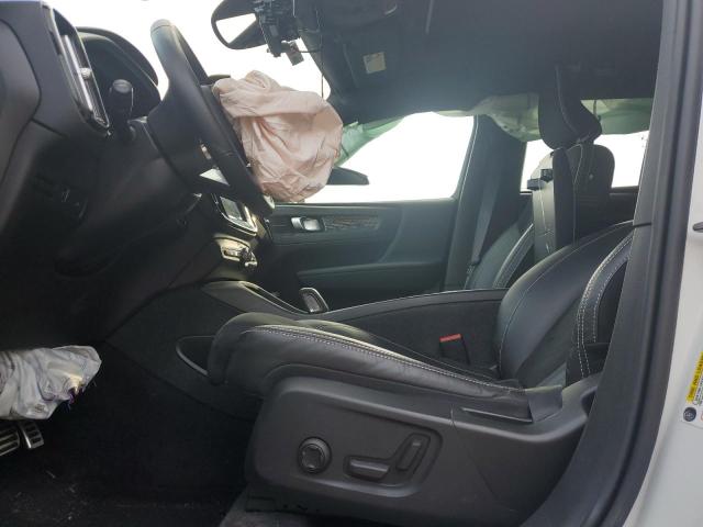 2022 VOLVO XC40 T5 R-DESIGN - YV4162UM1N2735414