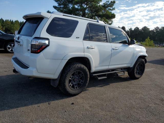 2018 TOYOTA 4RUNNER SR JTEBU5JR4J5527790