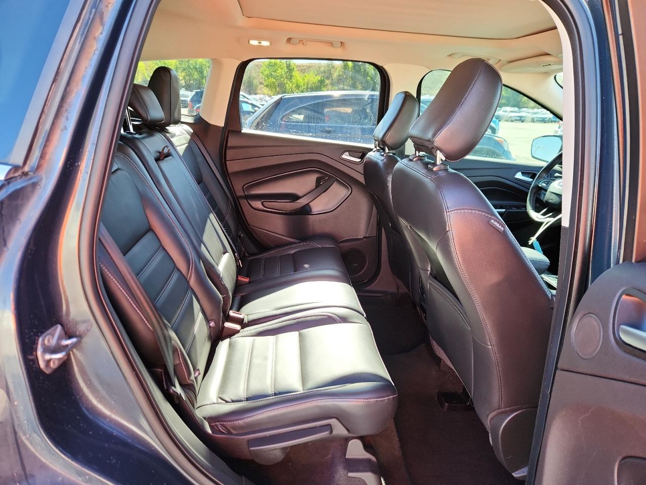 FORD ESCAPE TITANIUM