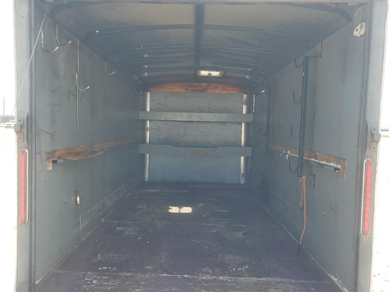 Lot #3296359174 2001 EXPR ESS TRAILE