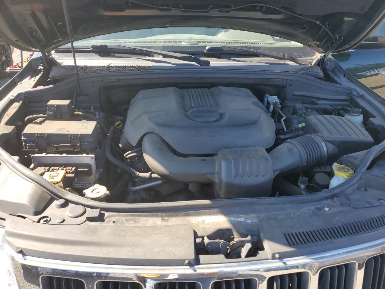 JEEP GRAND CHEROKEE LAREDO