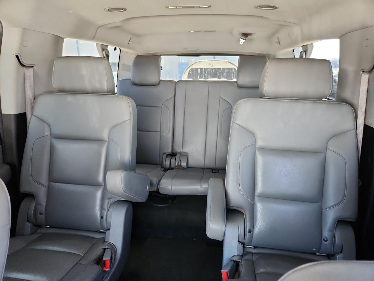 CHEVROLET SUBURBAN C1500 LT