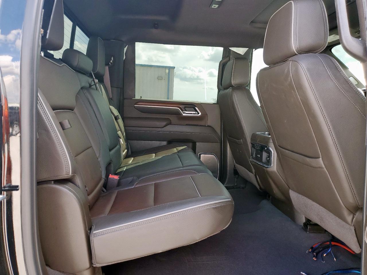 GMC SIERRA K2500 DENALI