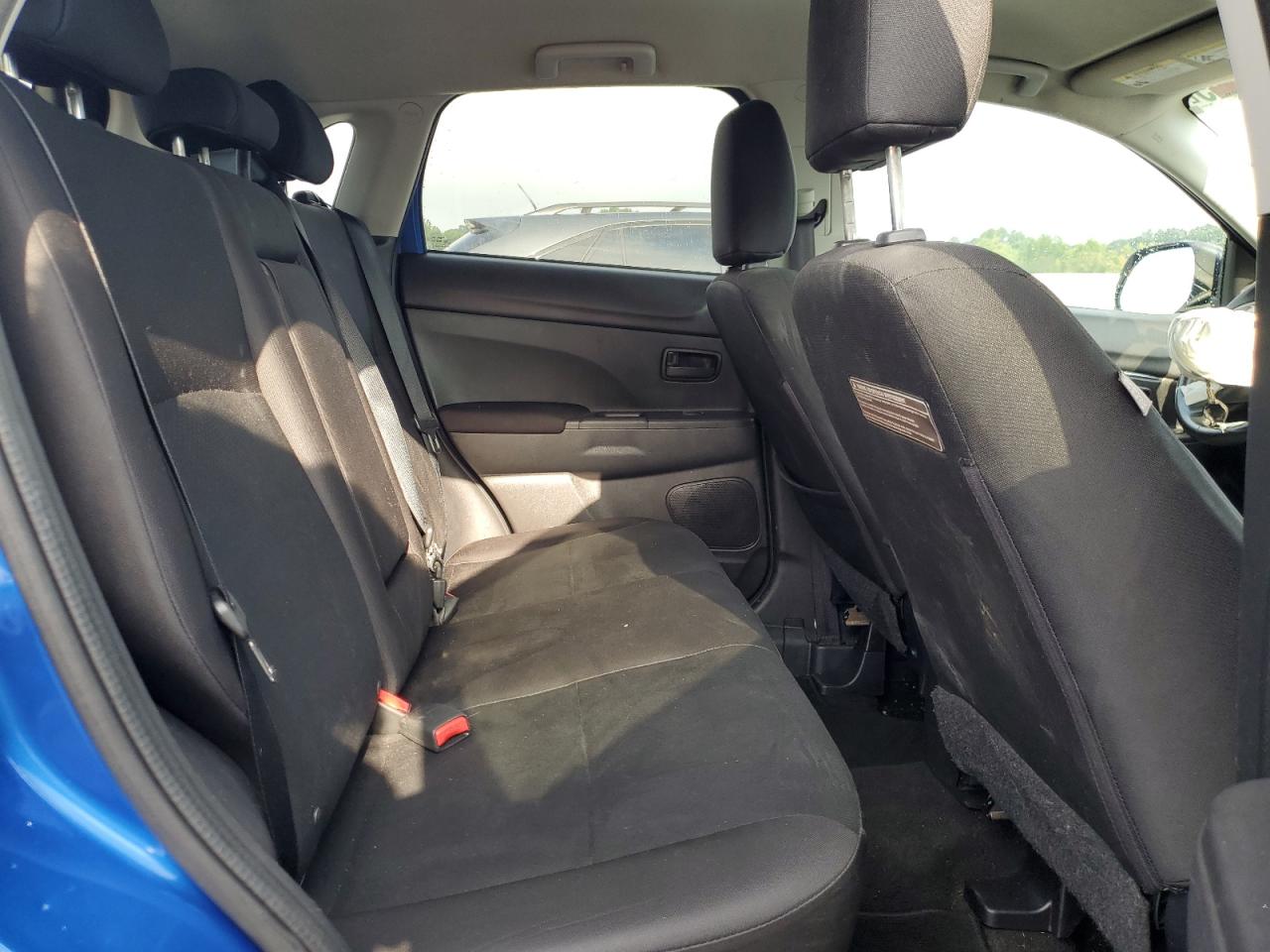 MITSUBISHI OUTLANDER ES