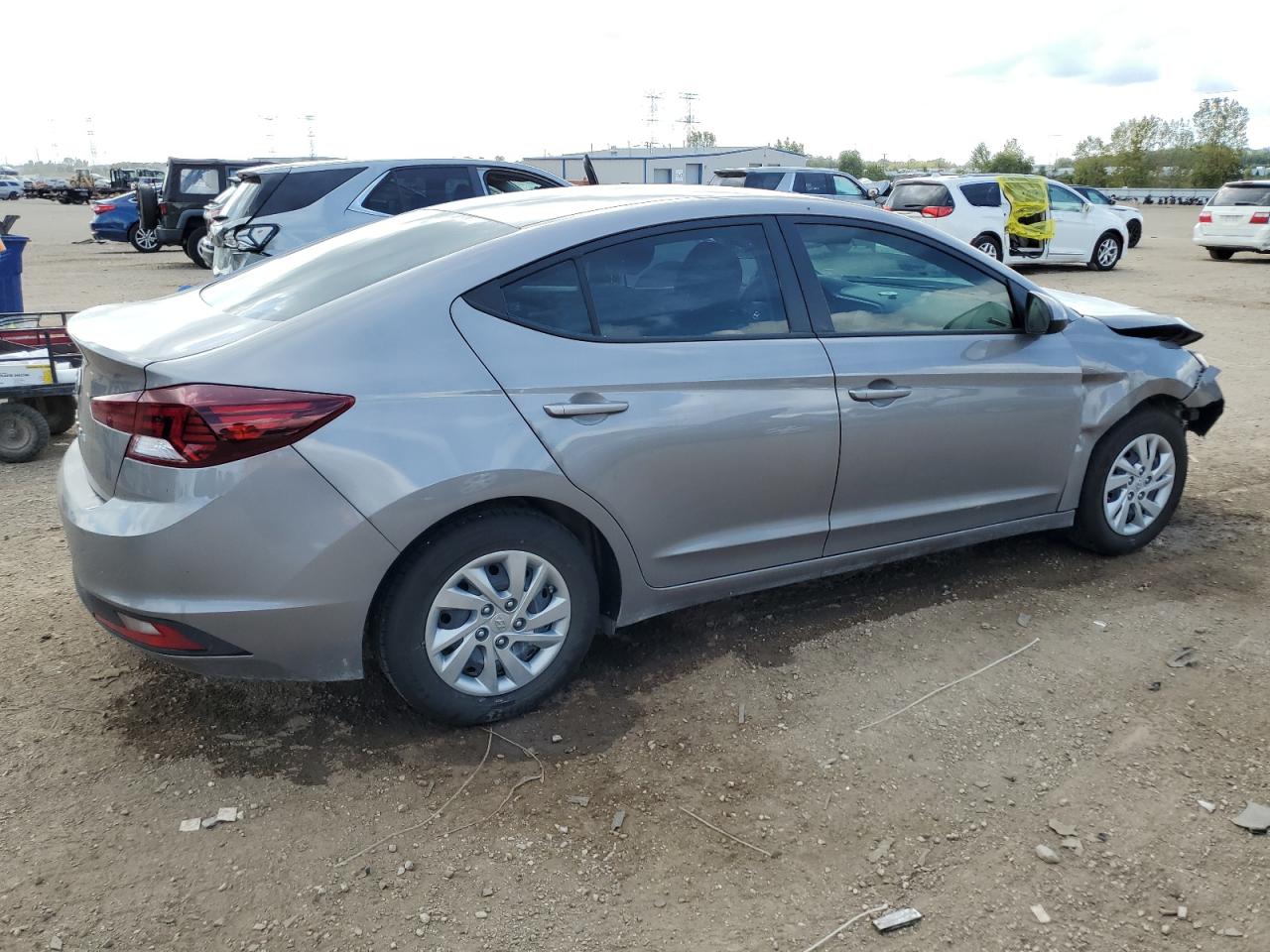 HYUNDAI ELANTRA SE