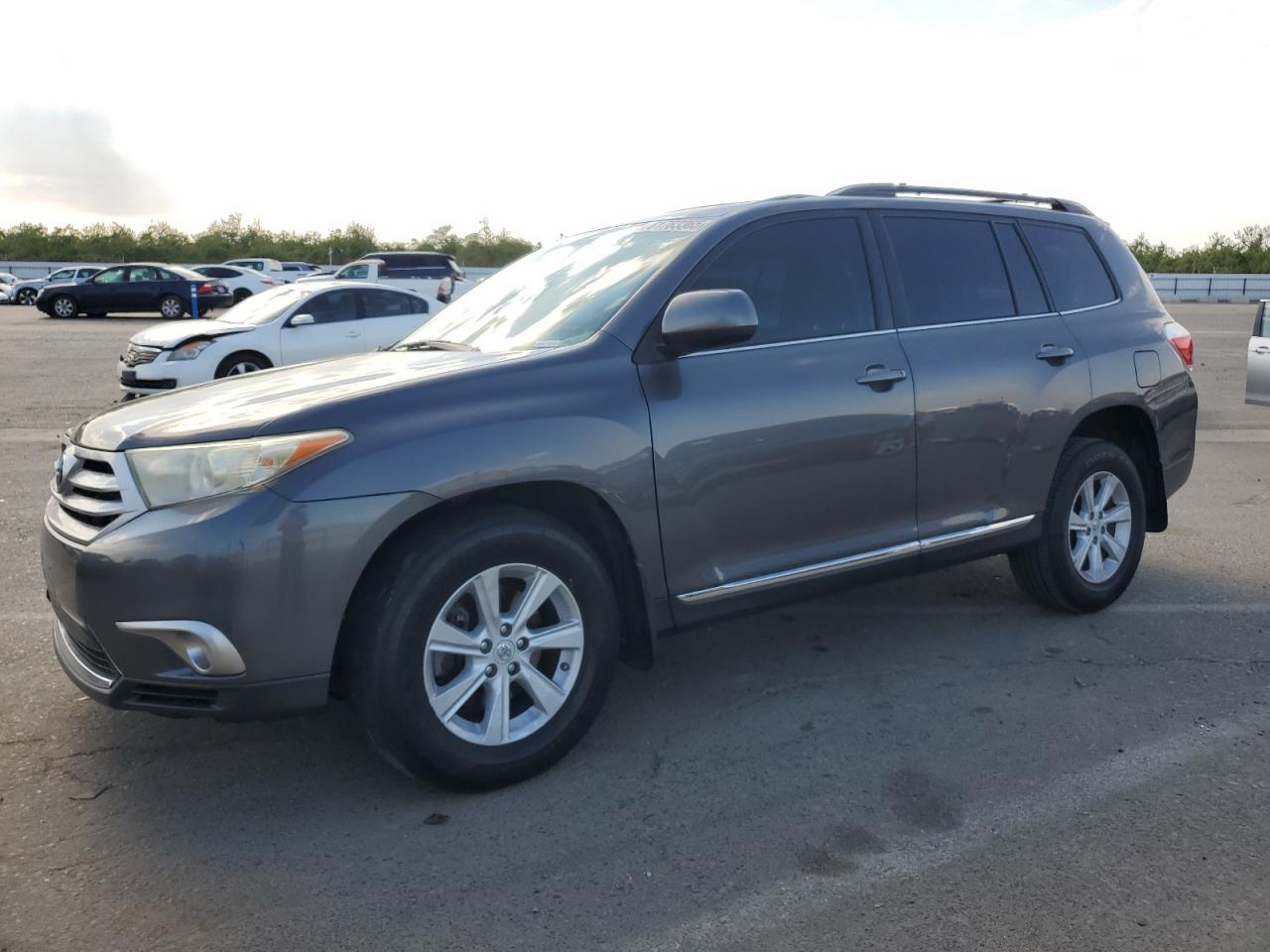 TOYOTA HIGHLANDER BASE