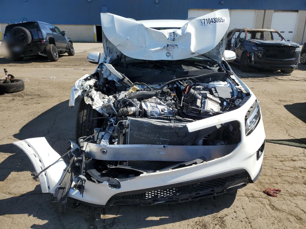 MERCEDES-BENZ GLB-CLASS 250 4MATIC