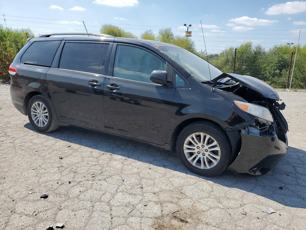 TOYOTA SIENNA XLE