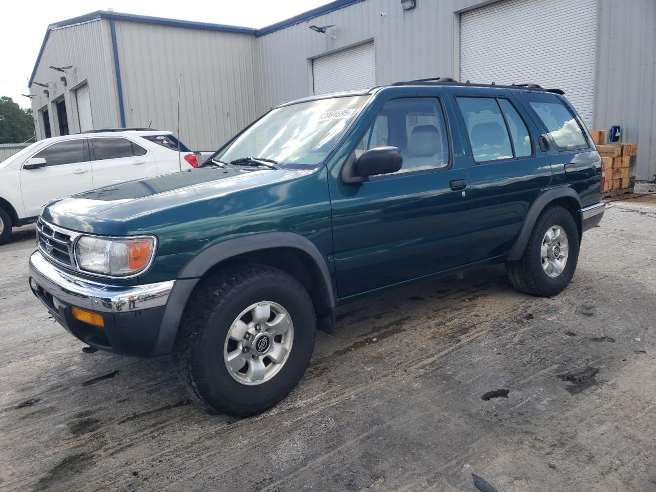 Lot #3264458407 1997 NISSAN PATHFINDER